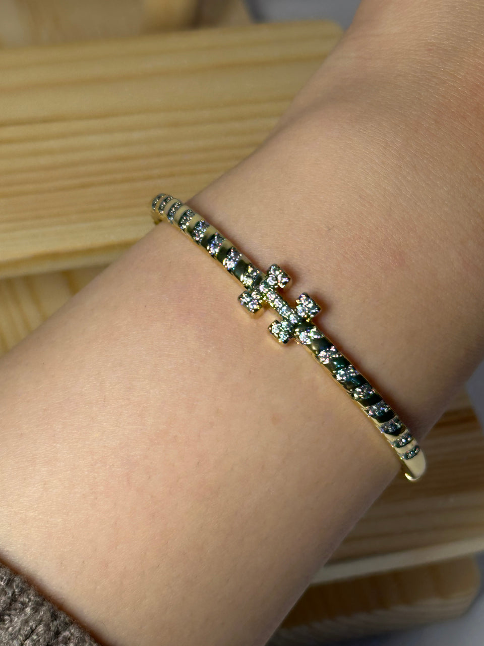 H bracelet