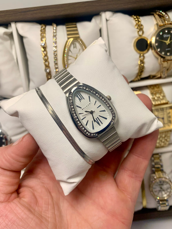 Bvelgari with simple bracelet