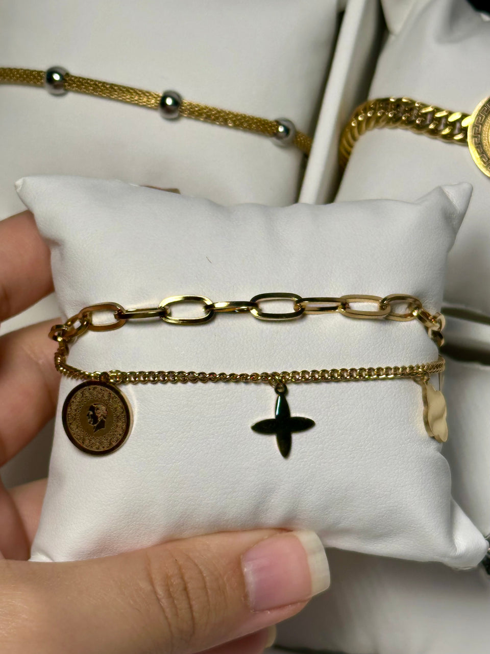 Coin van clef bracelet