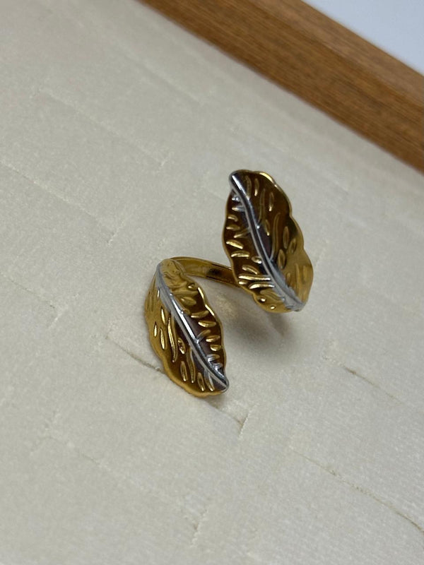 Mixed leaf Ring