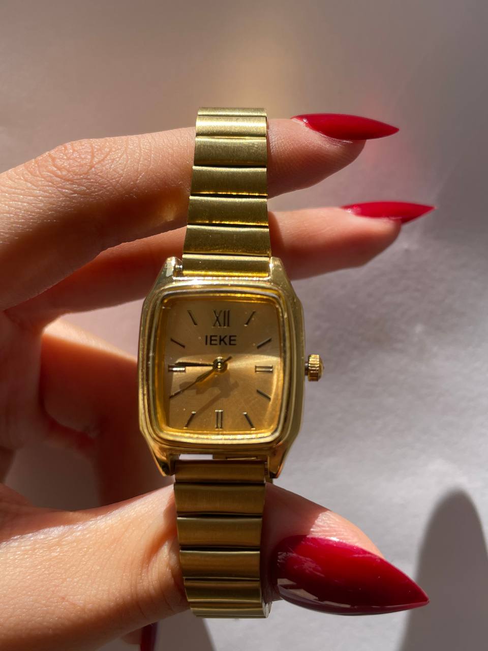 Unique watch in gold