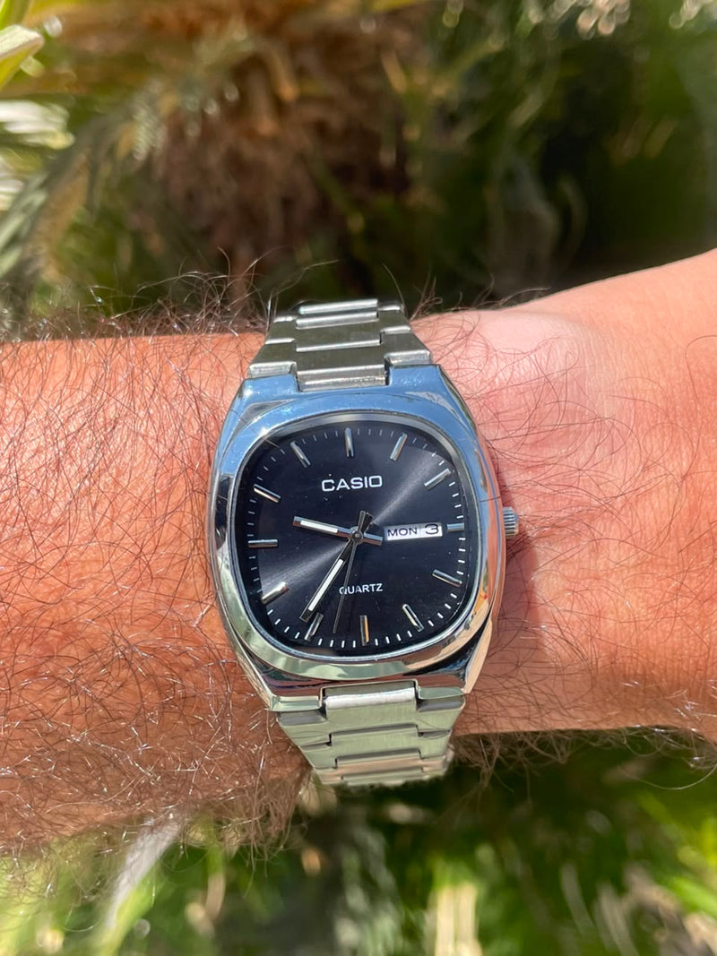 ساعة Casio جديدة باللون الأسود