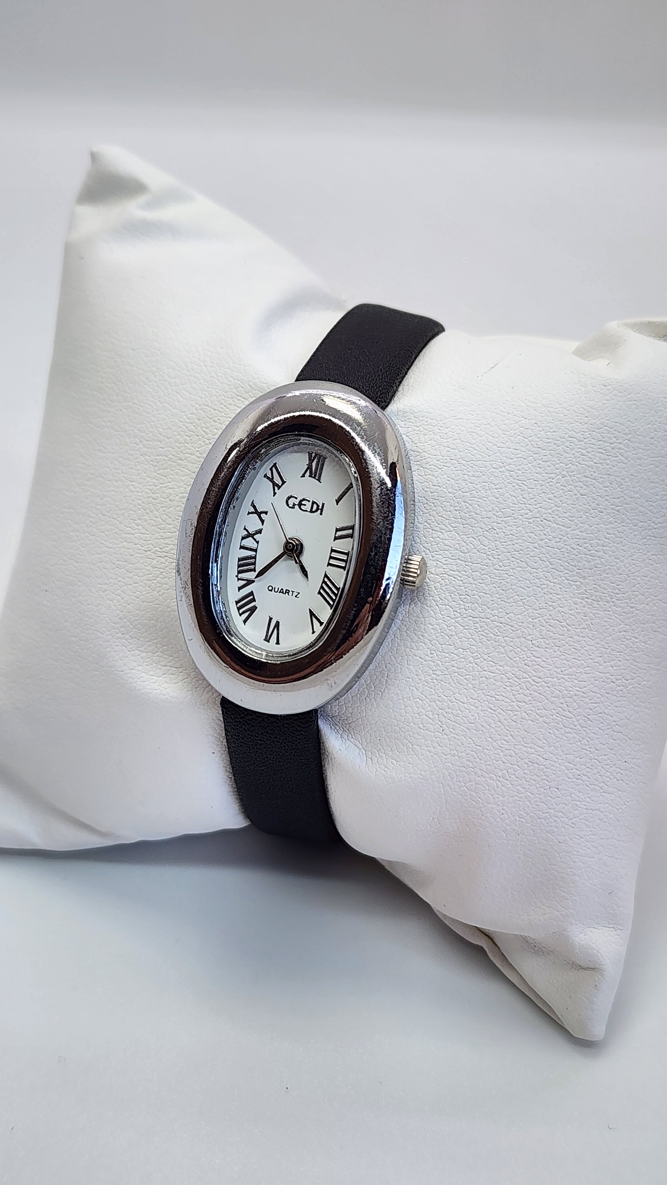 Gedi oval black silver