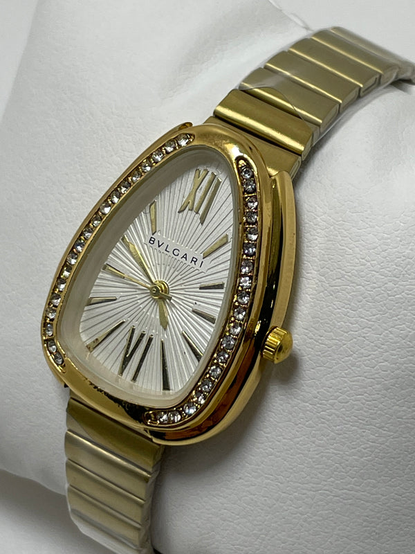 Bvlgari watch in gold