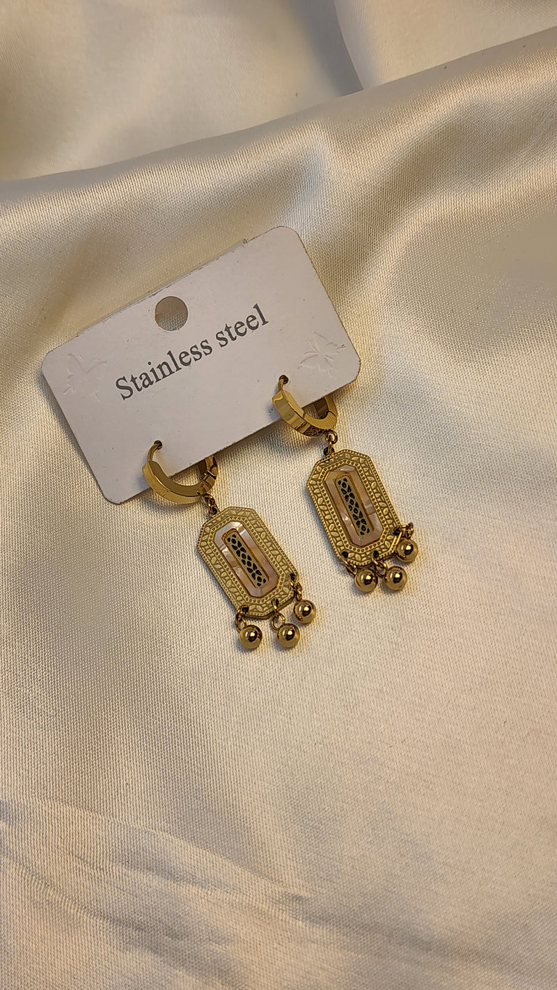 Zahra Drop Earrings