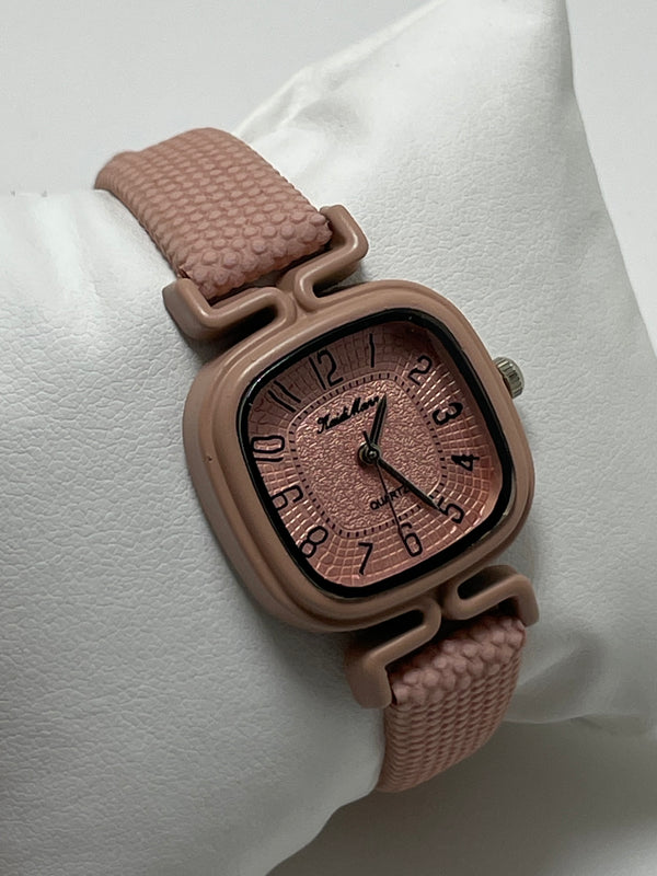 Leather watch in pink