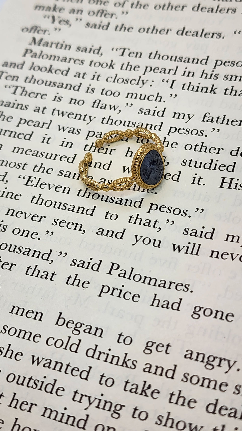 Black dot ring